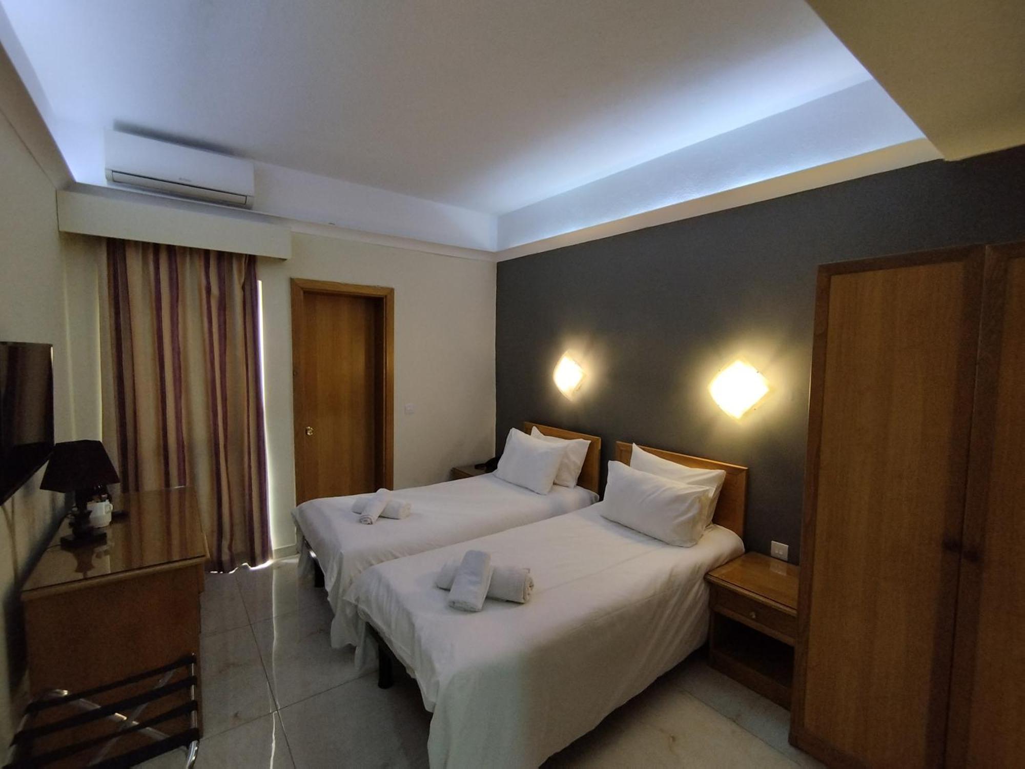 Double or Twin Room,1652414265:JPEG